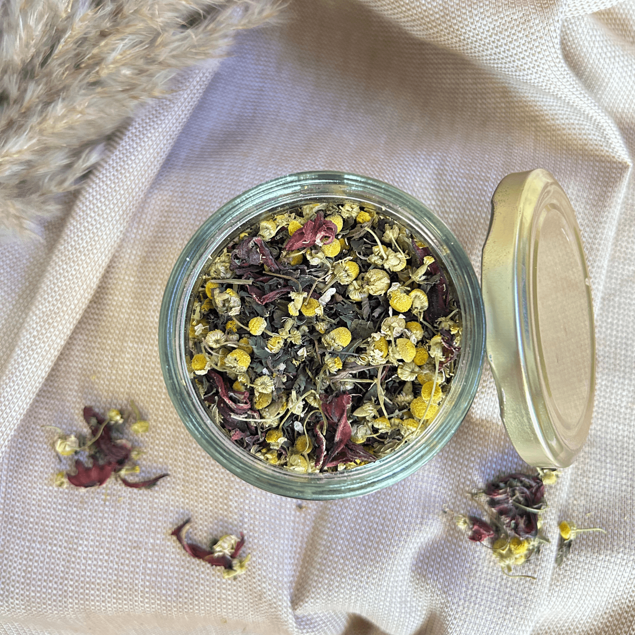Diwali Gift Box: TranquiliTea, Sweet Dreams Candle & Serenity Drift Roll On - paizlie