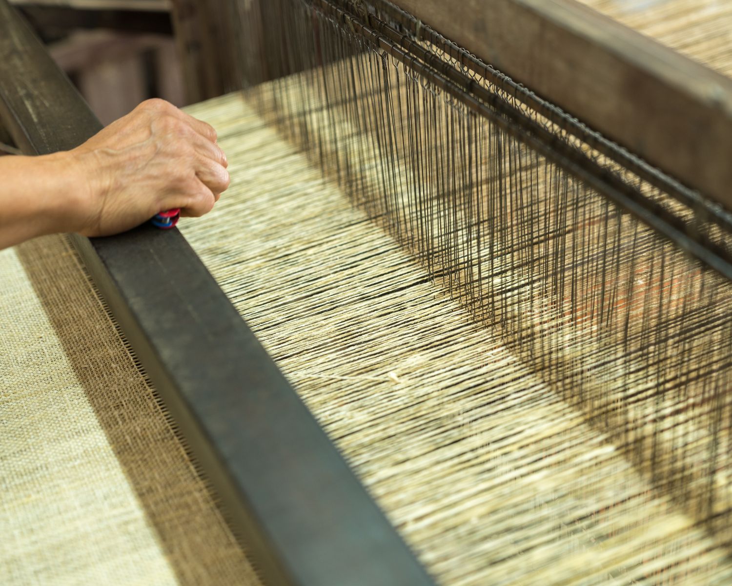 Paizlie sources fabrics from artisanal weavers and small suppliers.